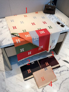 Écharpe enveloppante à motif H colorblock