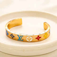 Pulsera rígida de acero inoxidable 304 con monograma colorido