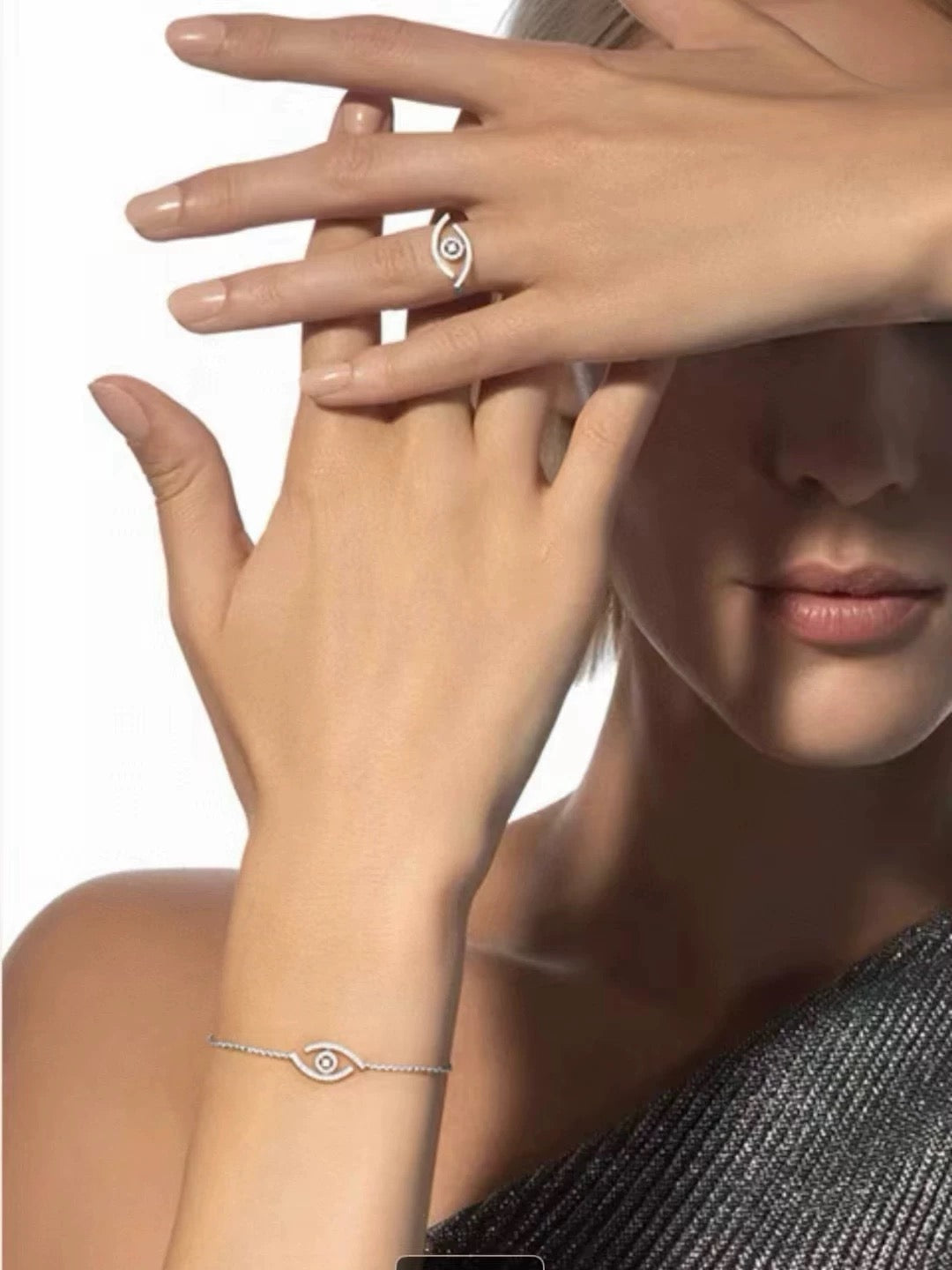 Spiral Ring with Round Stone Detail