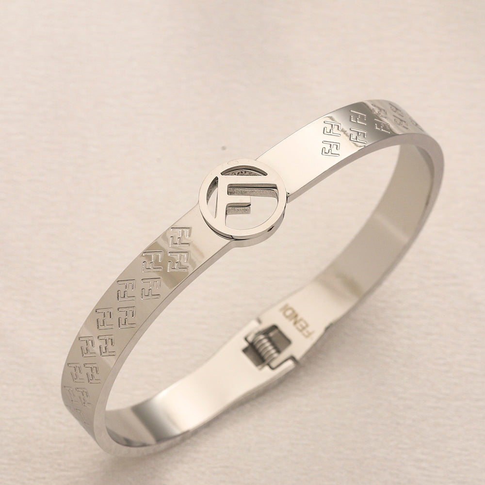 304 Stainless Steel Textured Round-Clasp Bangle Bracelet