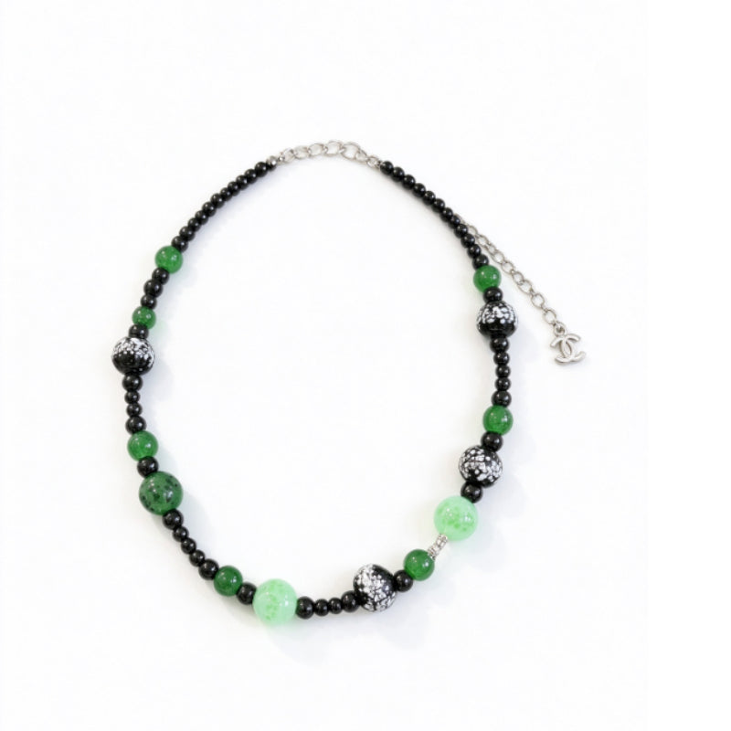 Emerald Green Glass Beaded Choker Necklace with Speckled Beads