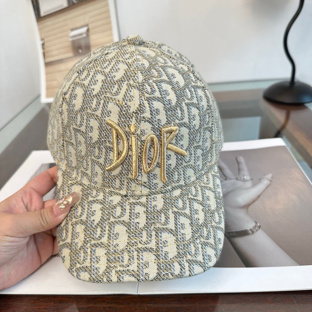Gorra de béisbol con letras de monograma