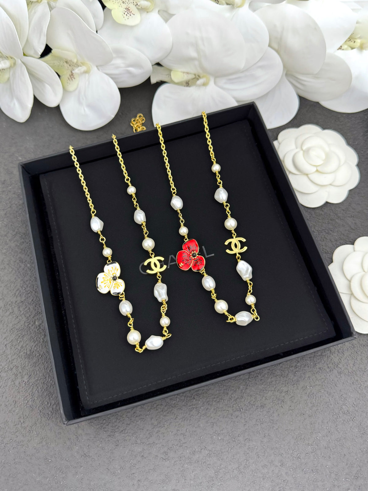 Gold Tone Enamel Flower Faux Pearl Choker Necklace