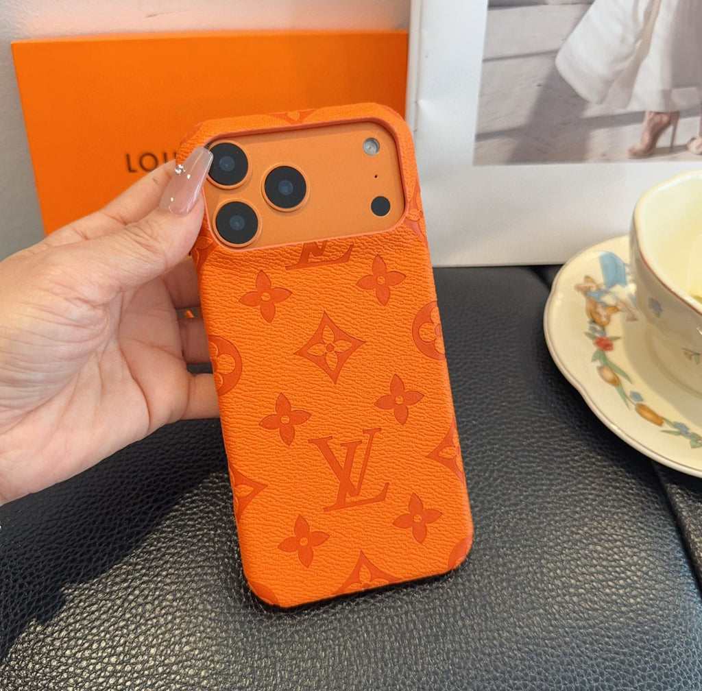 Funda para teléfono con monograma y detalle de letra metálica