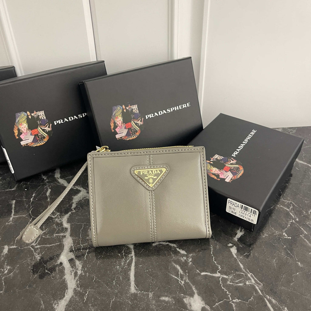 Triangle Emblem Flap Wallet 030