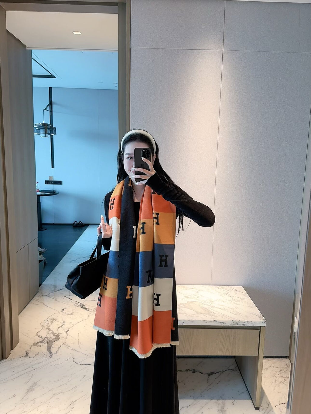 Écharpe enveloppante à motif H colorblock