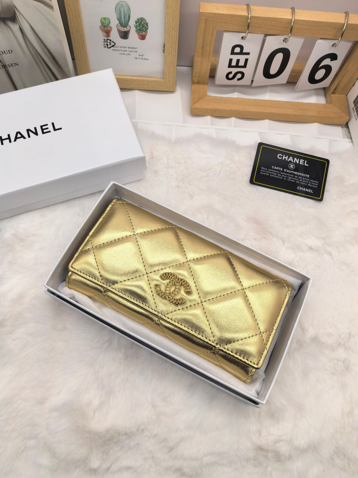 Diamond Quilted Long Wallet 021