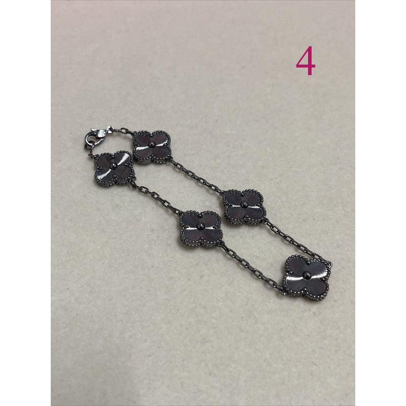 Rounded Quatrefoil Chain Bracelet