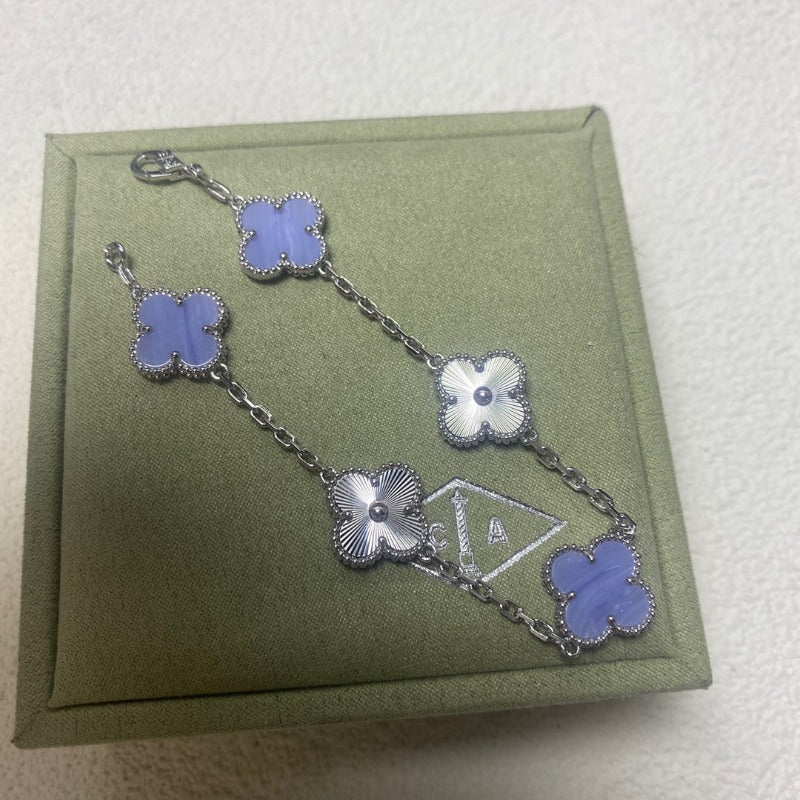 Pulsera de cadena festoneada de cuadrifolio