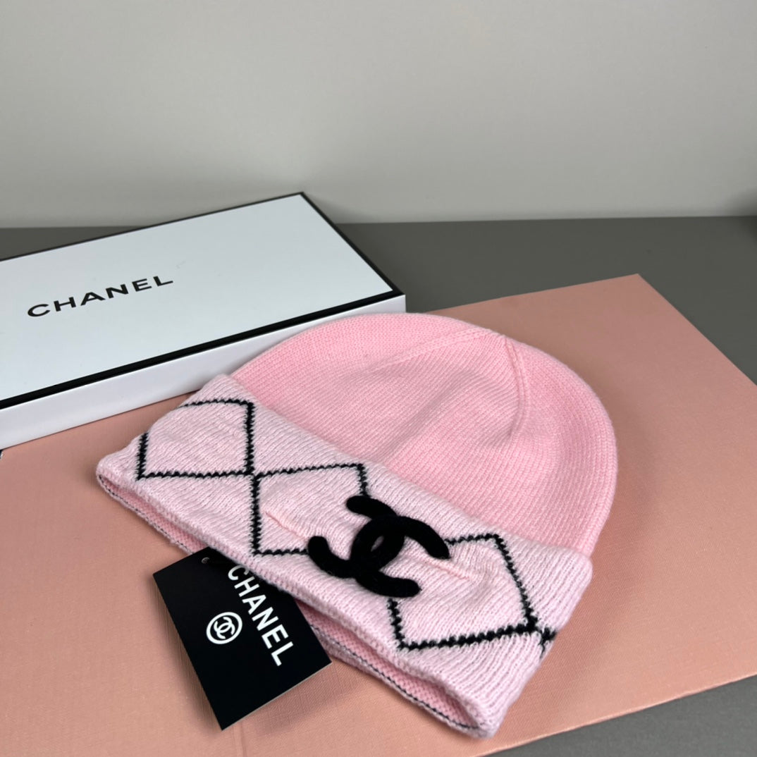 Diamond Pattern Knit Beanie