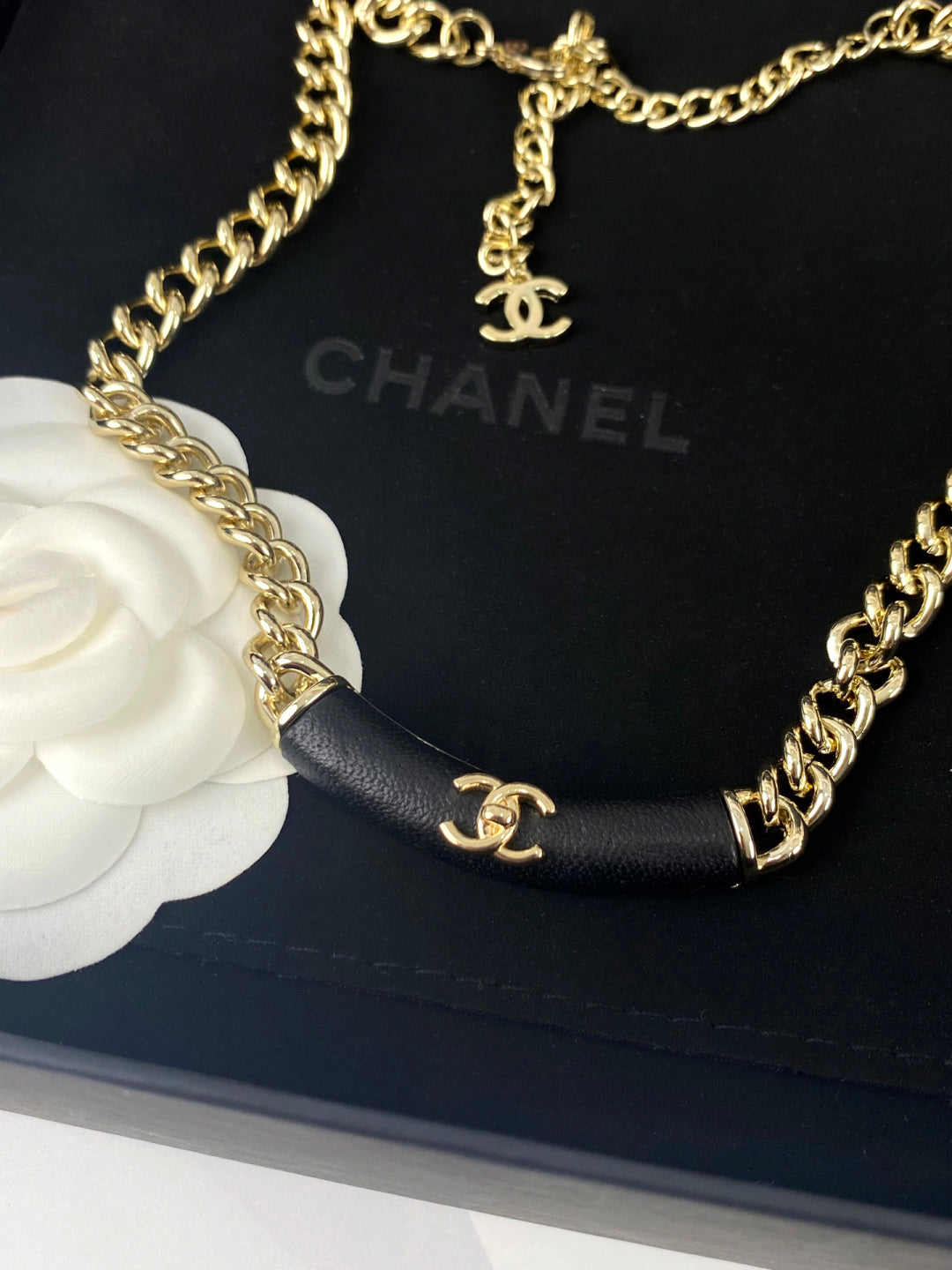 Black-Inlay Interlocking-C Curb Chain Necklace