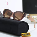 Gafas de sol rectangulares de montura gruesa con bordes redondeados