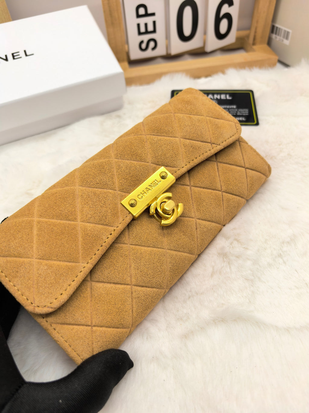 Bolso acolchado mini con correa de cadena 023