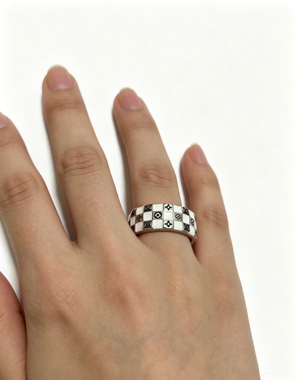 Checkerboard Band Ring - Sizes 6–11