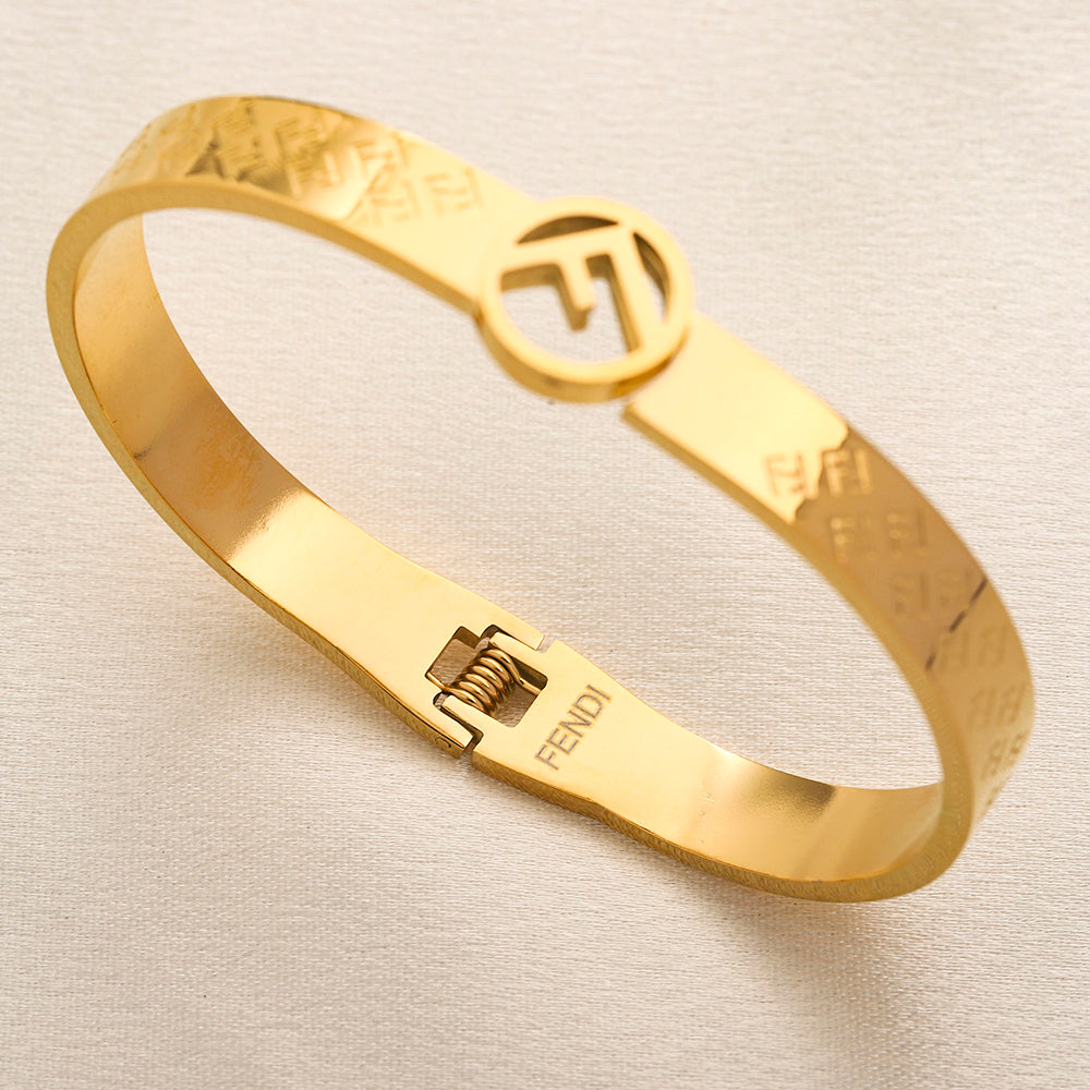 304 Stainless Steel Textured Round-Clasp Bangle Bracelet