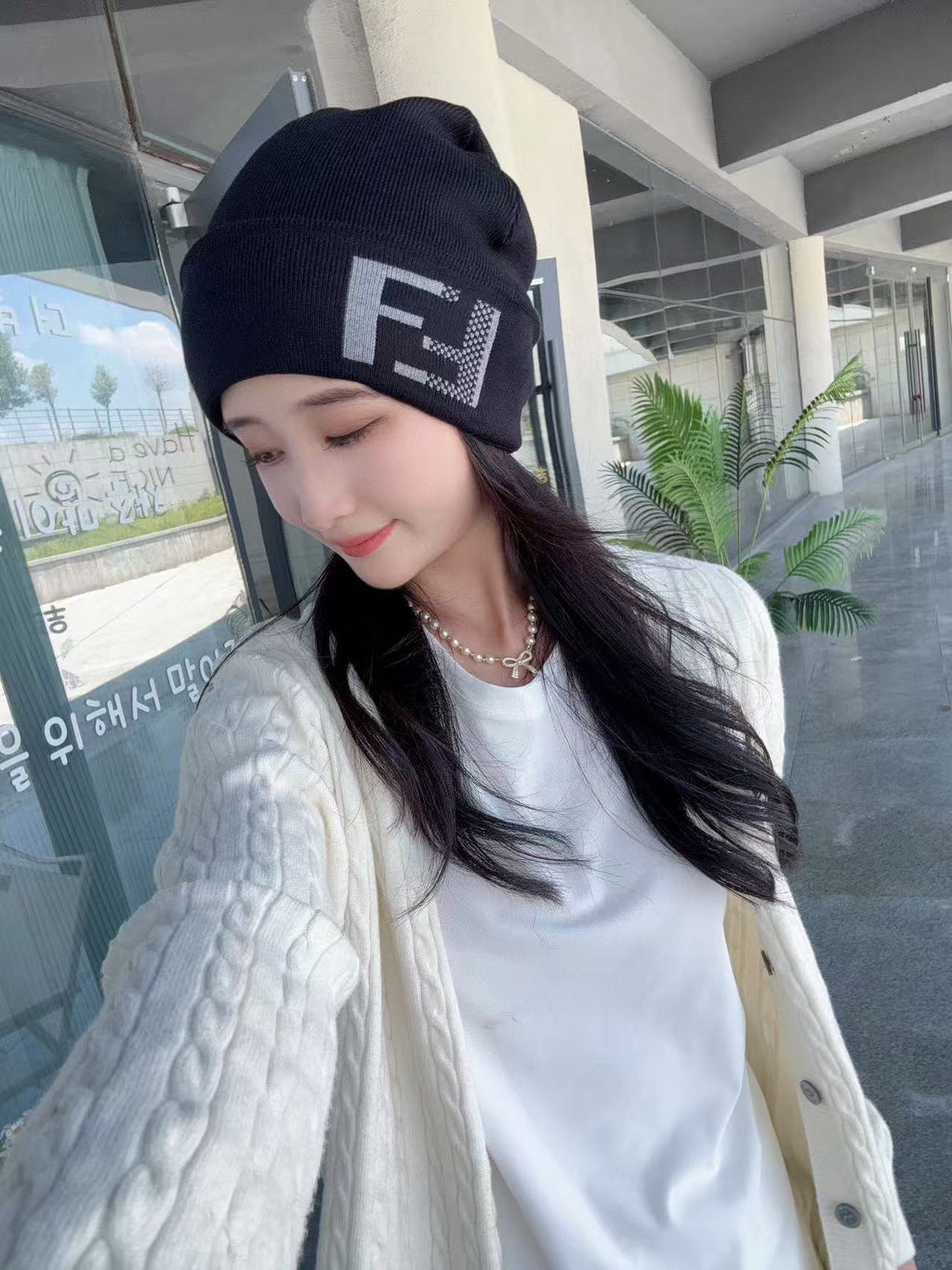 Gorro de punto acanalado con motivo geométrico
