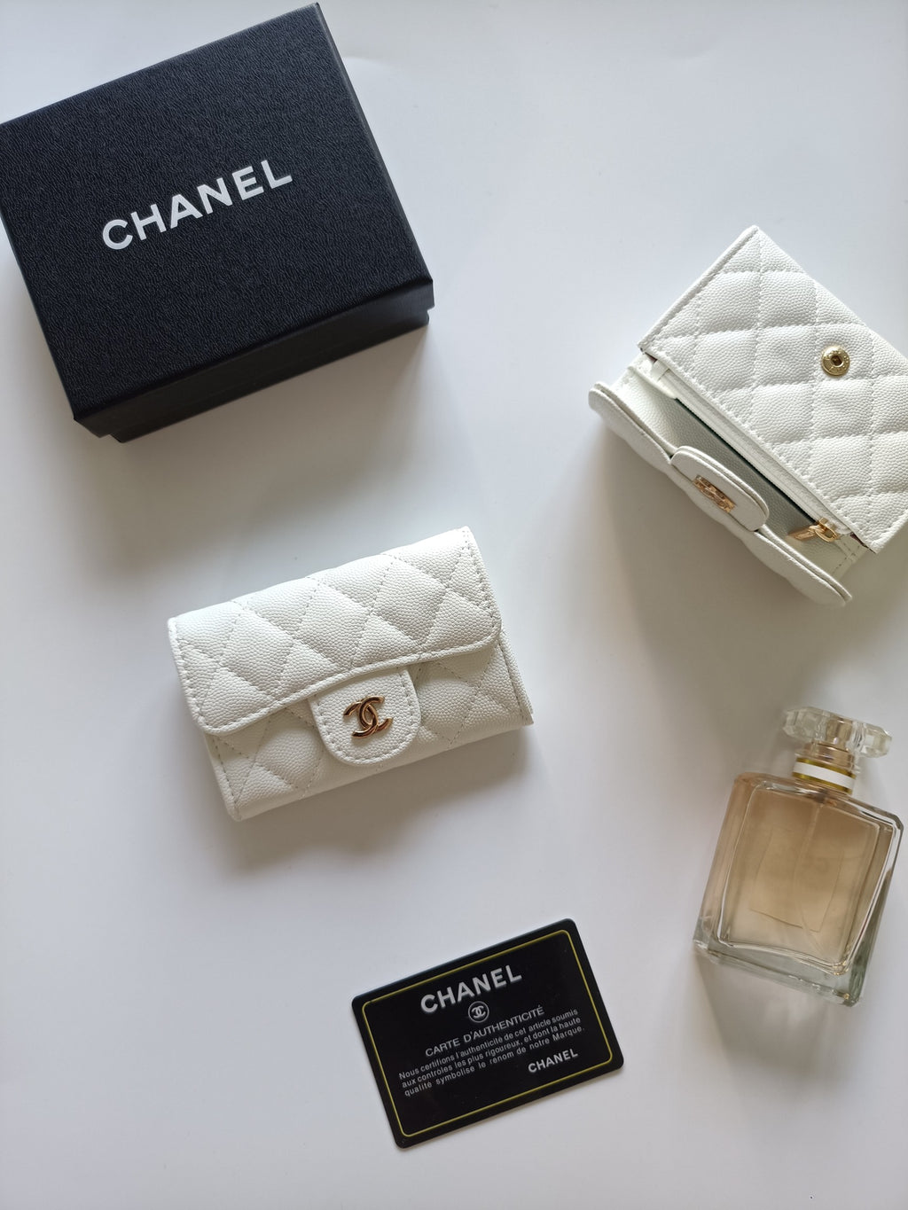 Diamond Quilted Compact Flap Wallet 020
