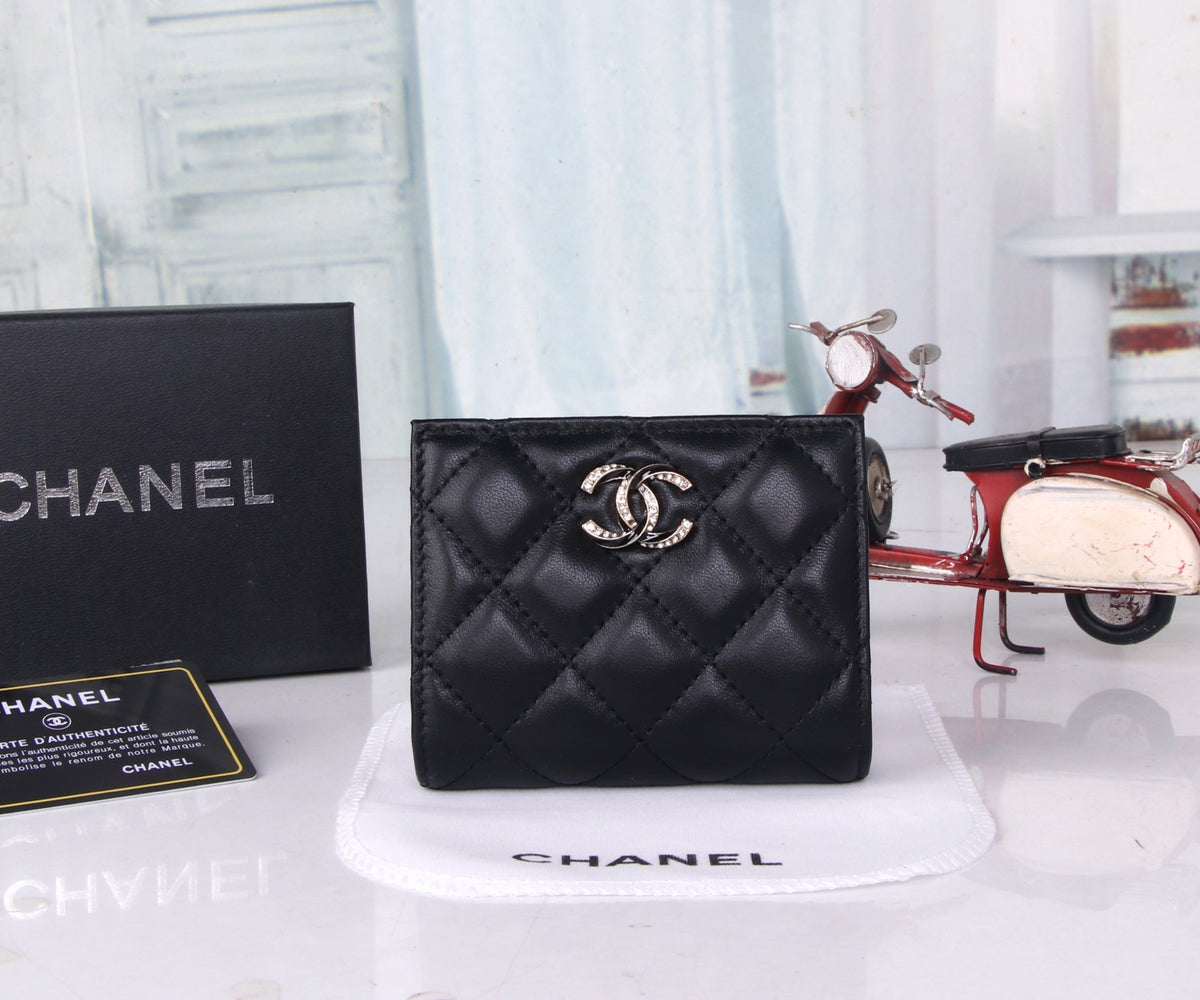 Diamond Quilted Compact Wallet 035