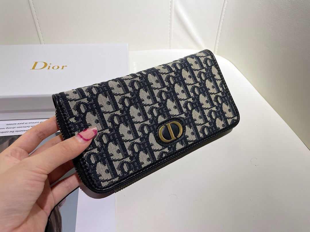 Monogram Long Zip Wallet 018