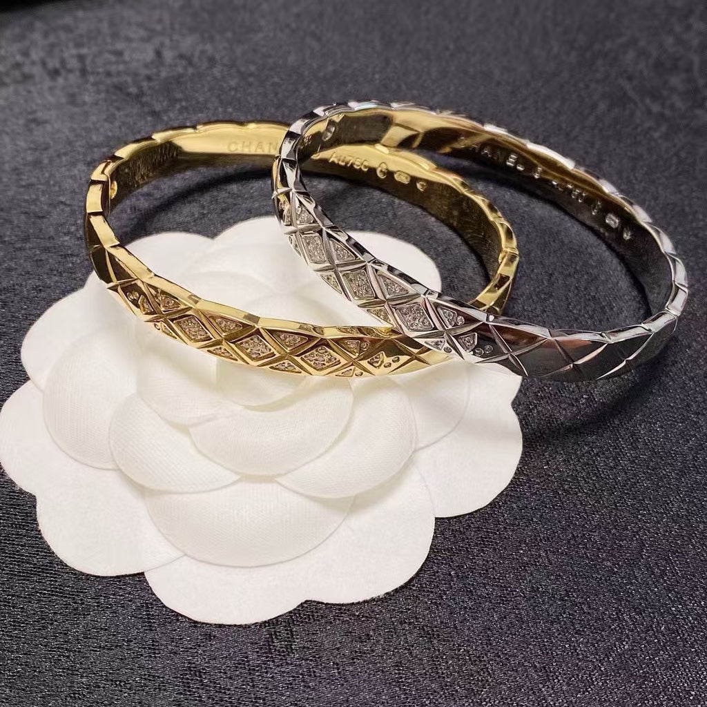 Bracelet manchette géométrique à facettes