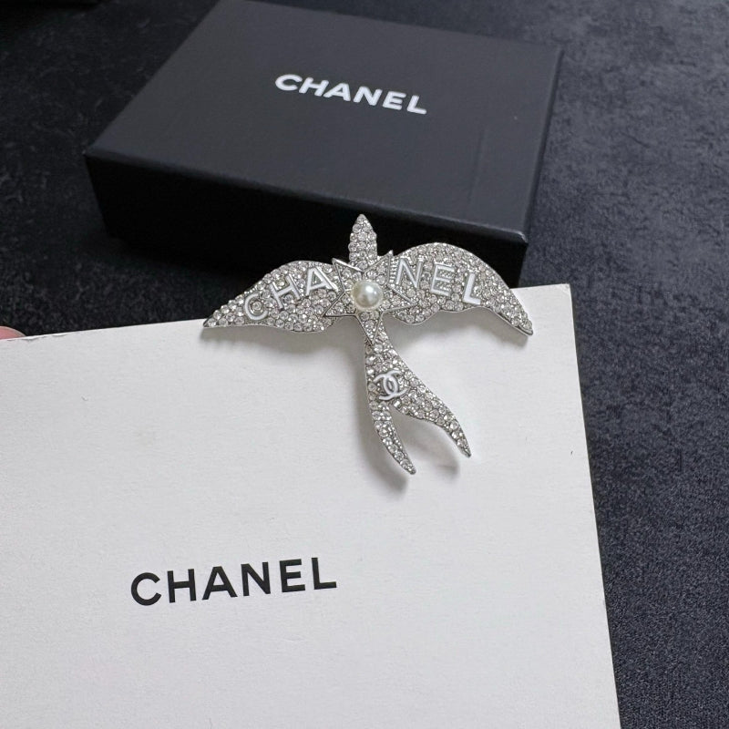 Sparkling Palm Tree Brooch