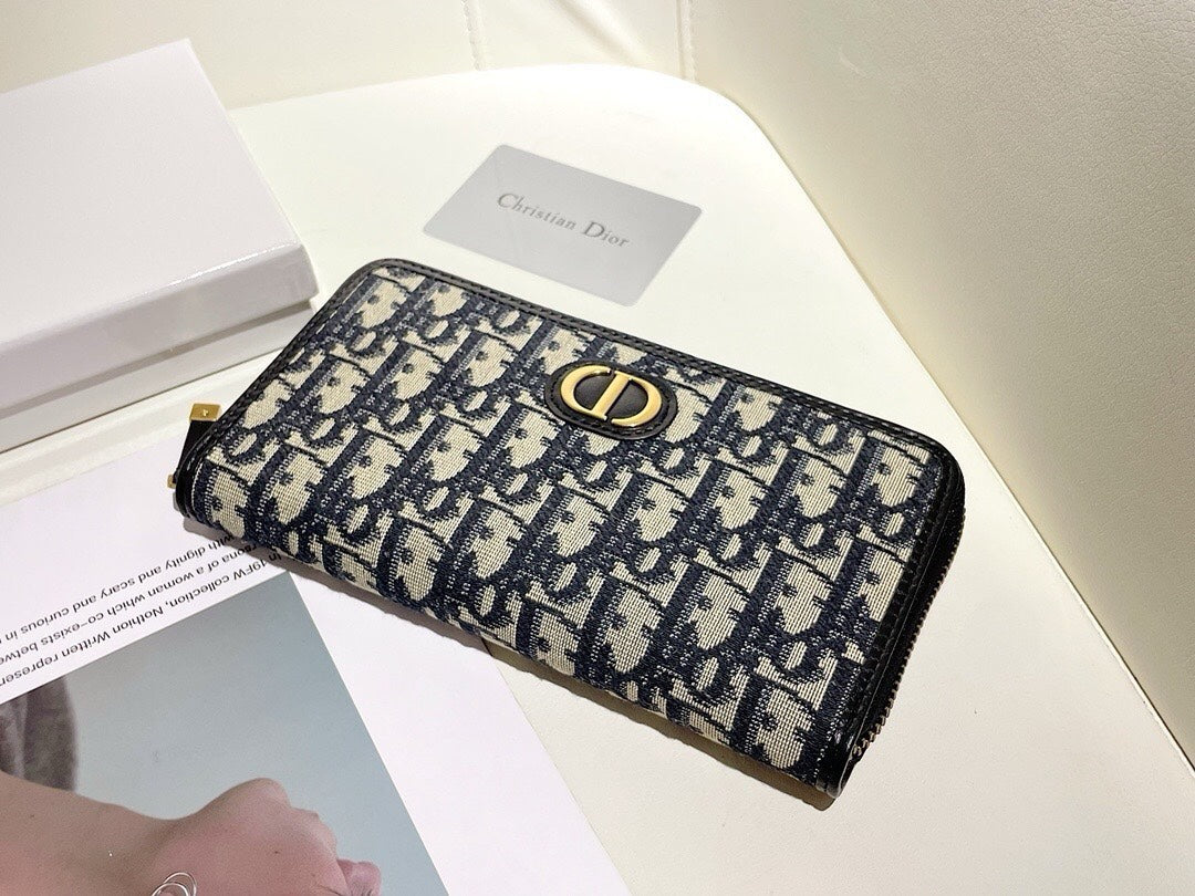 Monogram Long Zip Wallet 018