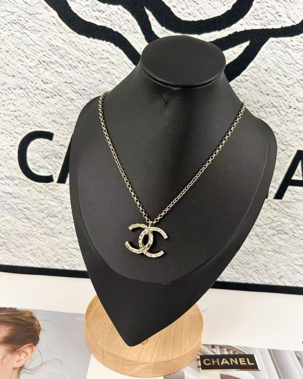 Gold Tone Rhinestone Interlocking Pendant Choker Necklace