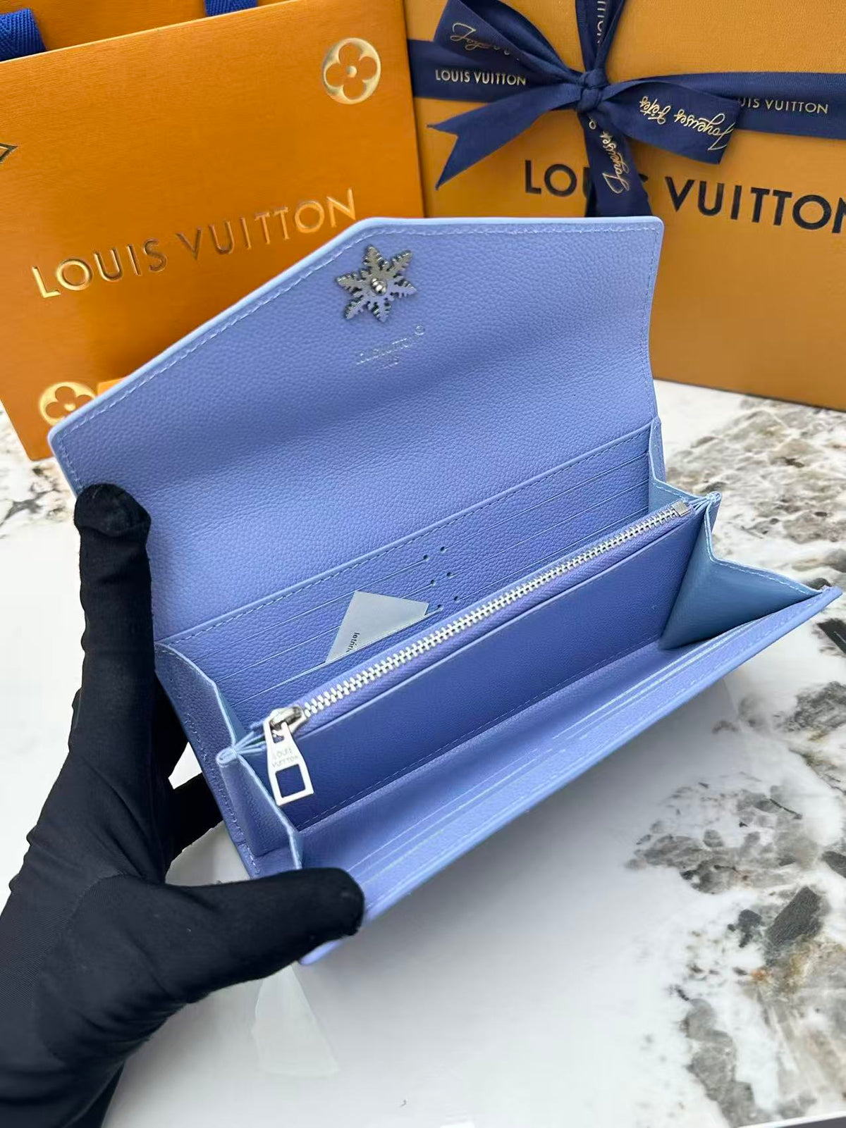 Embossed Envelope Wallet 002