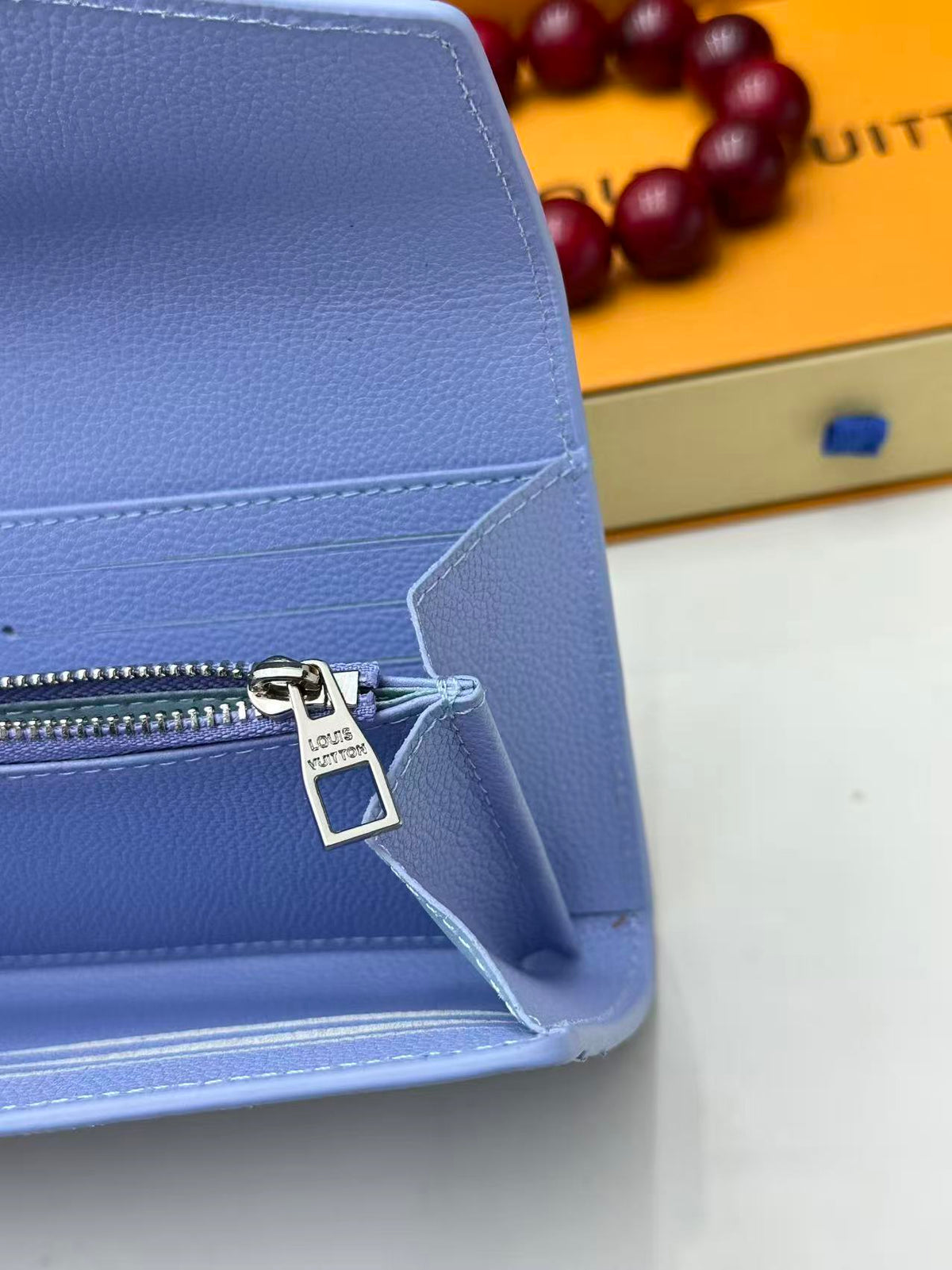 Embossed Envelope Wallet 002