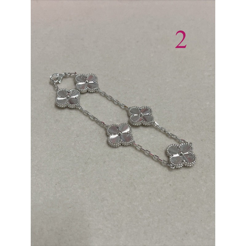 Rounded Quatrefoil Chain Bracelet