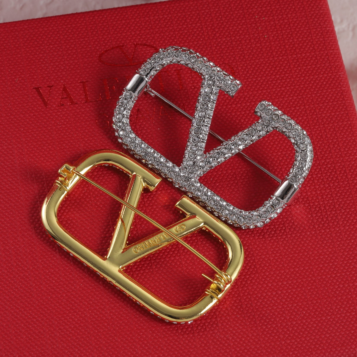 Pave V-Motif Frame Brooch
