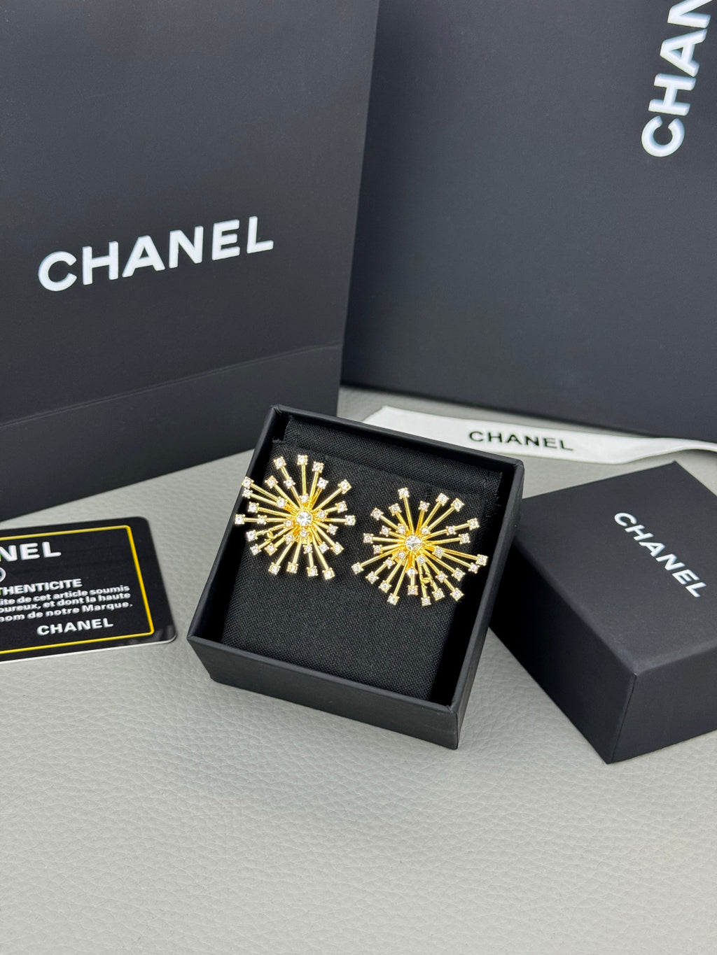 Pendientes de tuerca grandes Sunburst