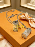 Collar con colgante de reloj de arena - Opciones de color
