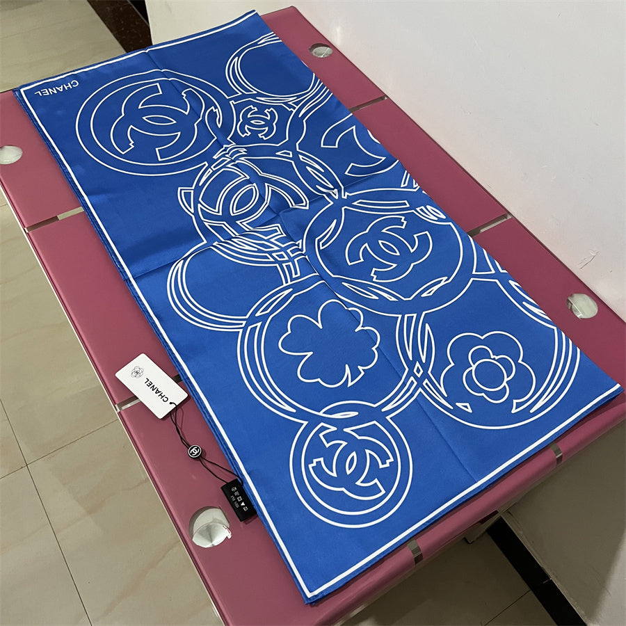 Outline Interlocking-C Square Scarf - 90 x 90 cm