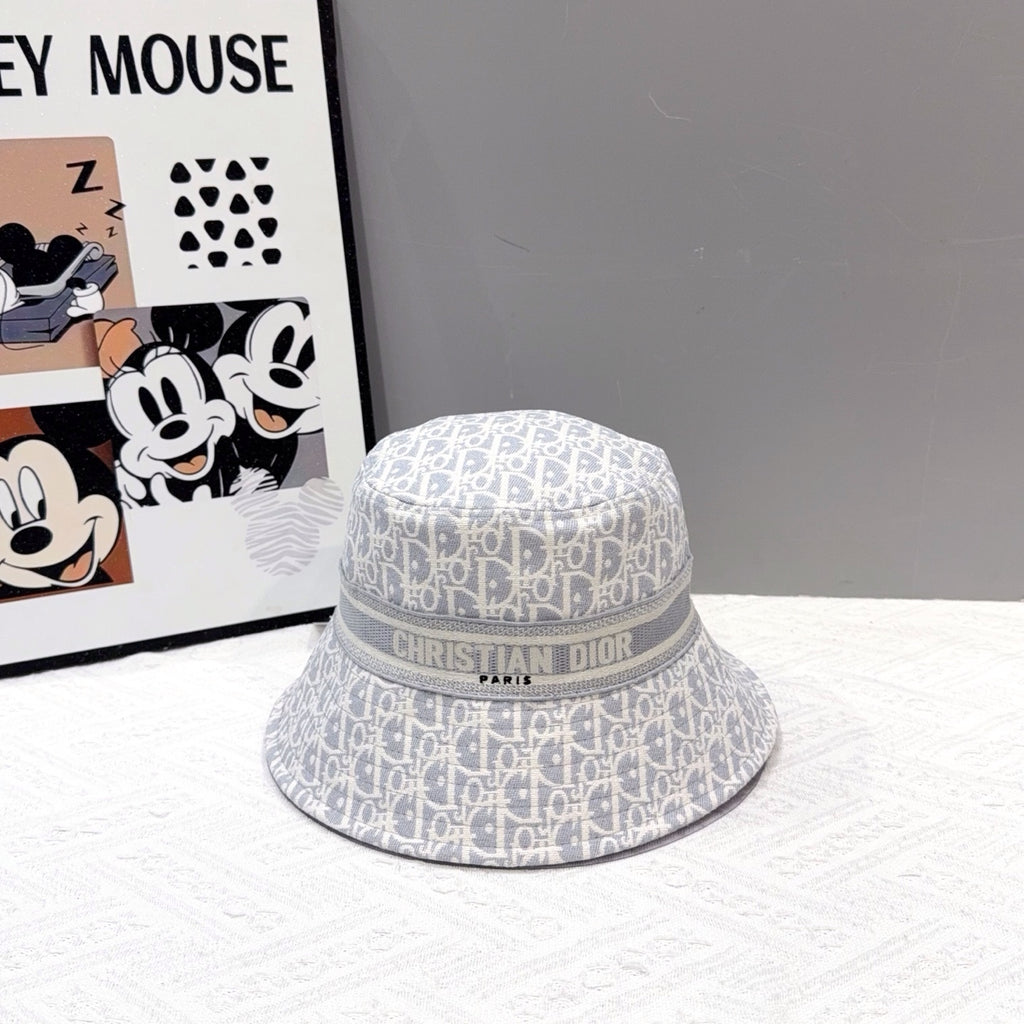 Bob à motifs avec bandeau à lettres