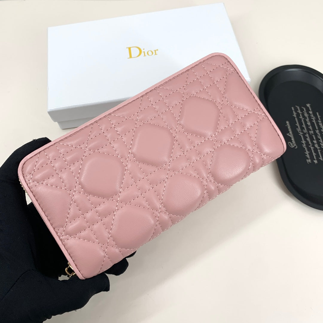 Cartera larga acolchada con rombos y cremallera 014