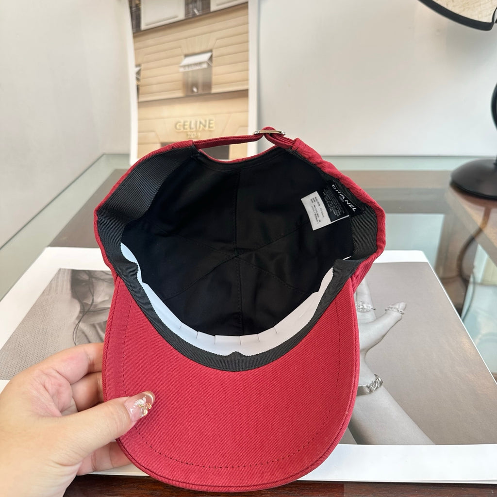 Gorra de béisbol lisa con emblema bordado
