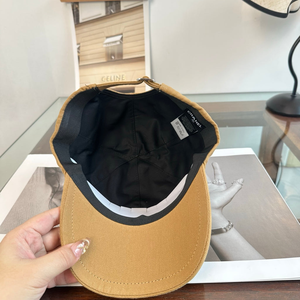 Gorra de béisbol lisa con emblema bordado