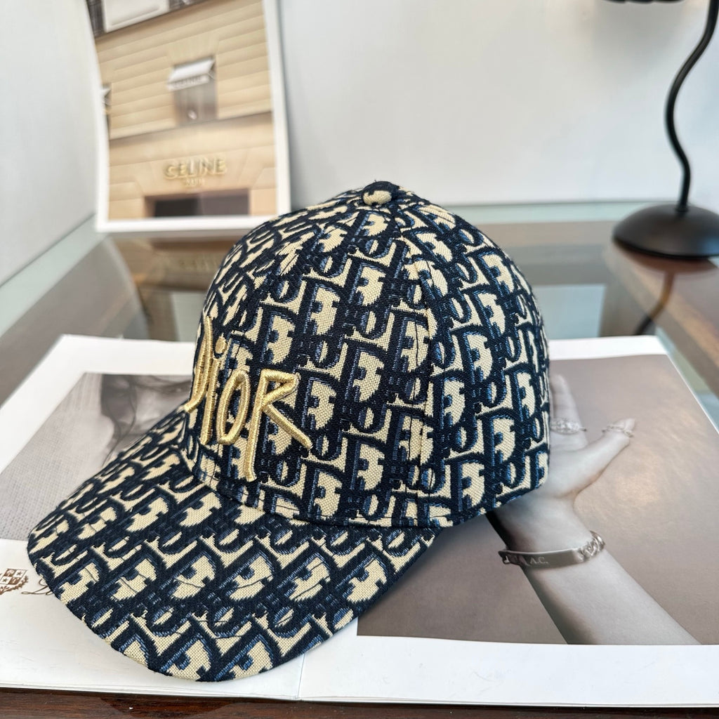Gorra de béisbol con letras de monograma