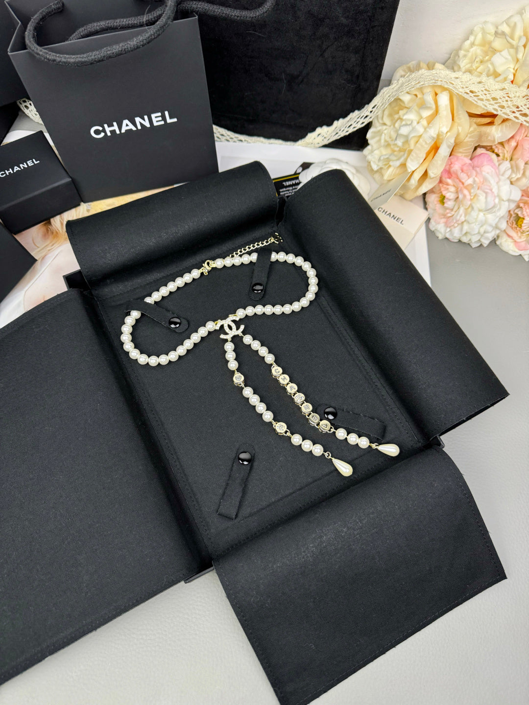 Pearl-Look Beaded Choker with Double Tassel