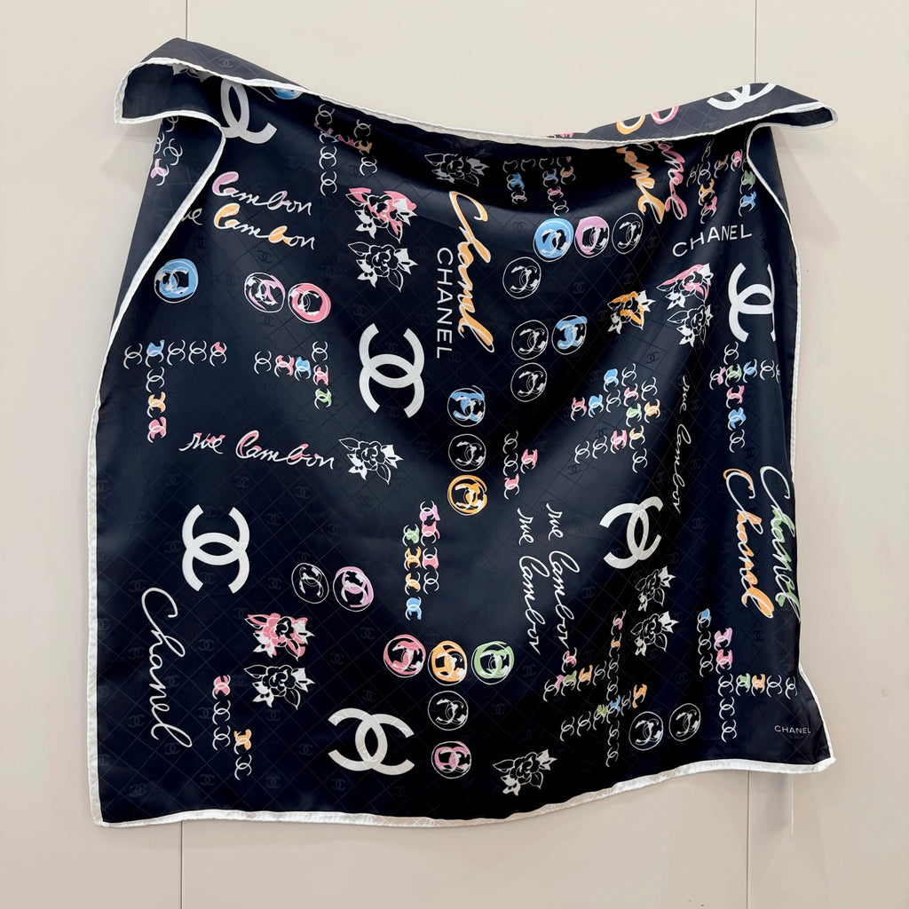 Lenço Quadrado com Motivo de Joalharia - 90 x 90 cm