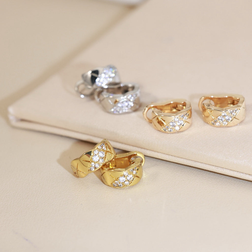 Boucles d'oreilles mini-créoles à motif pavé de diamants