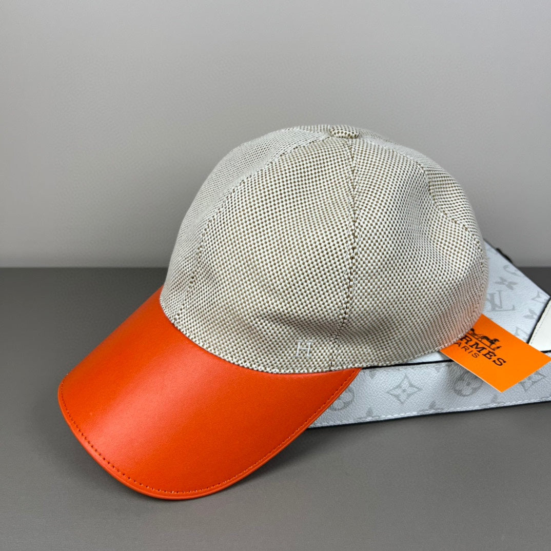 Contrast Brim H-Motif Baseball Cap