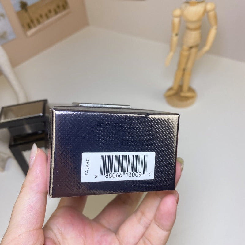 Oud Wood Eau de Parfum