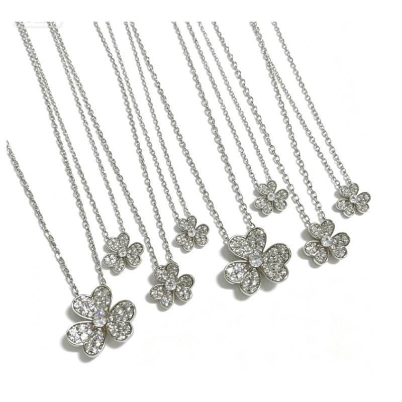 Collar con colgante de flores agrupadas - Opciones de tamaño