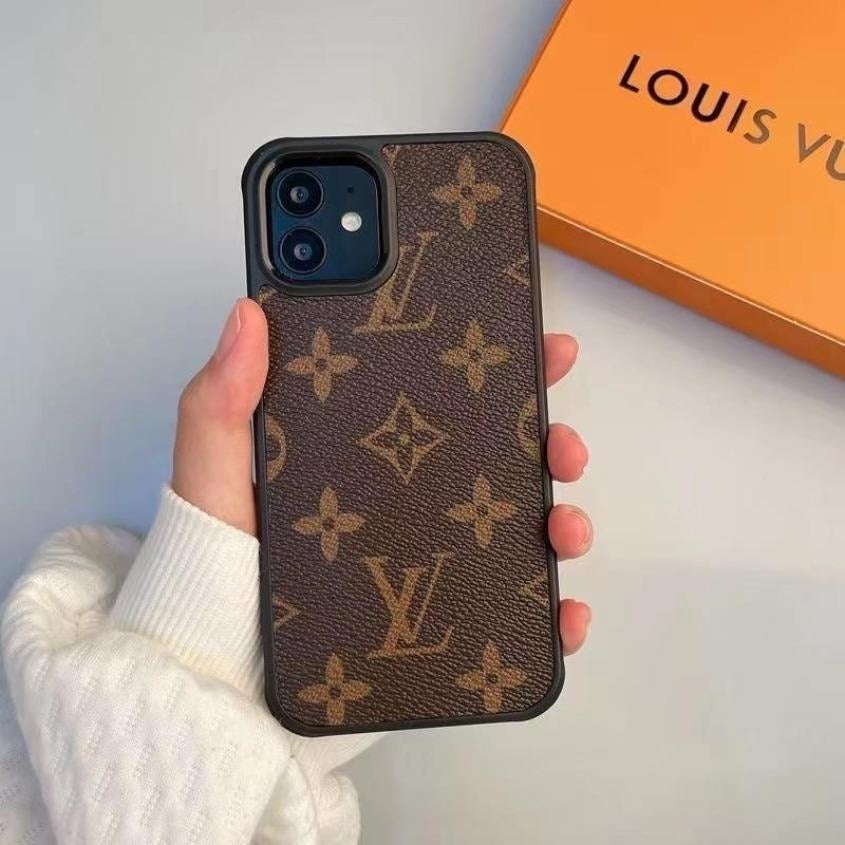 Coque de téléphone monogramme oversize