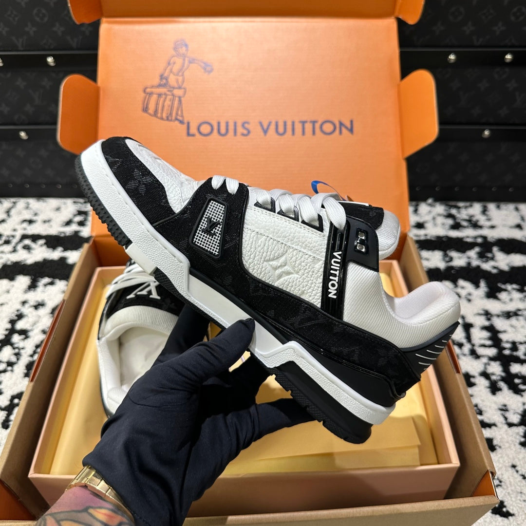 Zapatillas bajas con monograma en blanco y negro