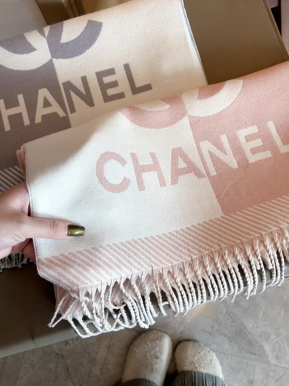 Bold Lettering Colorblock Fringed Scarf