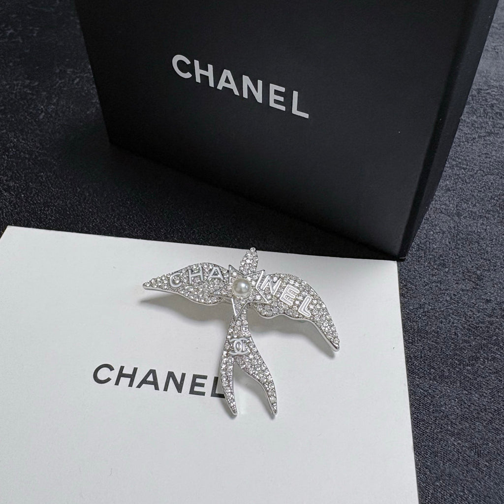 Sparkling Palm Tree Brooch