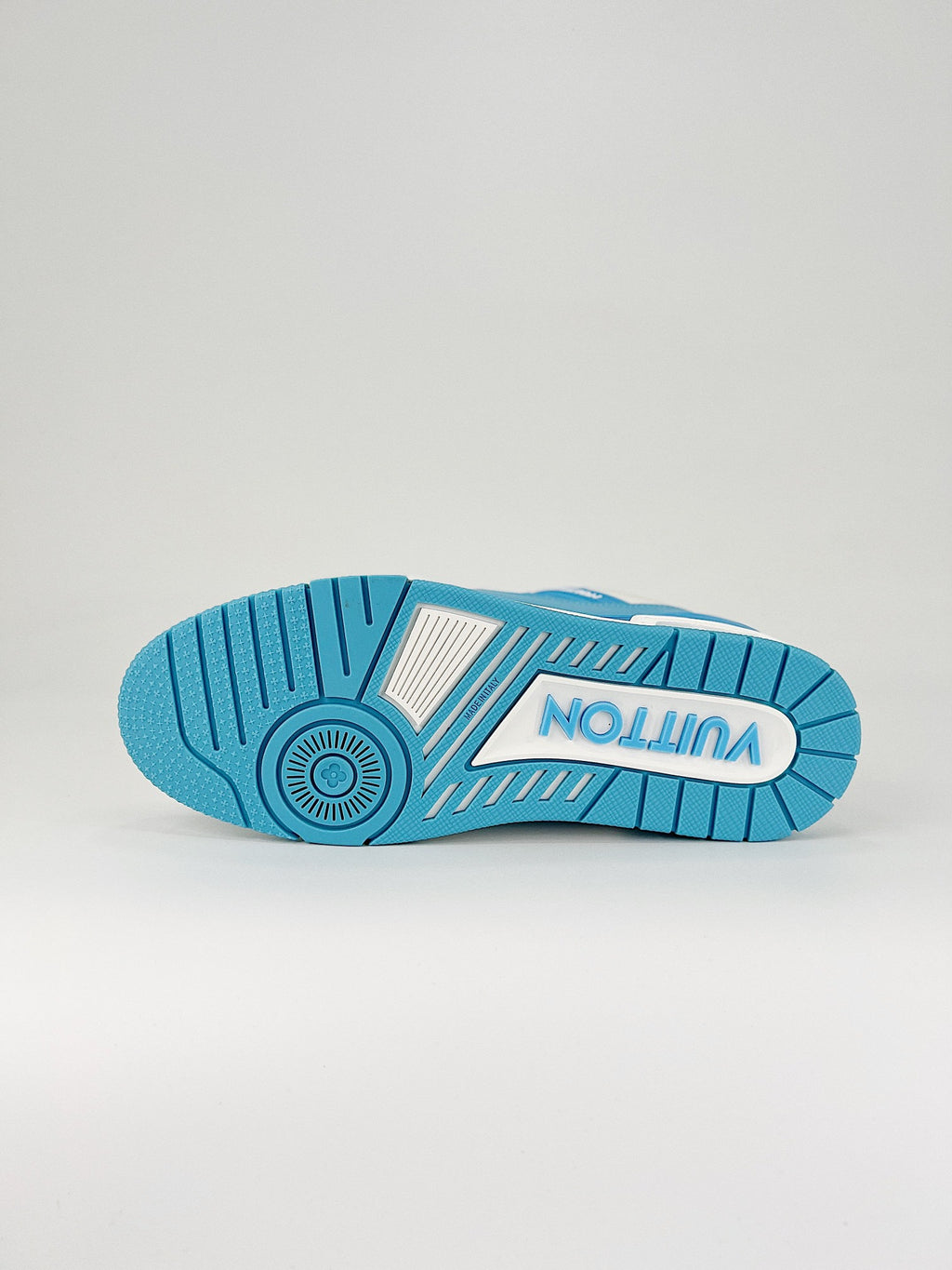 Zapatillas bajas azul cielo y blancas